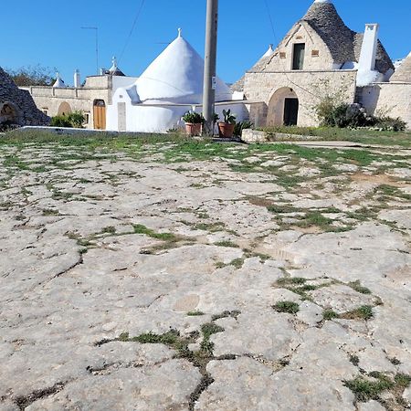 Valle D'Itria Trulli E Alcova Mikael Cisternino Bagian luar foto
