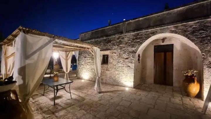 Valle D'Itria Trulli E Alcova Mikael Cisternino Bagian luar foto