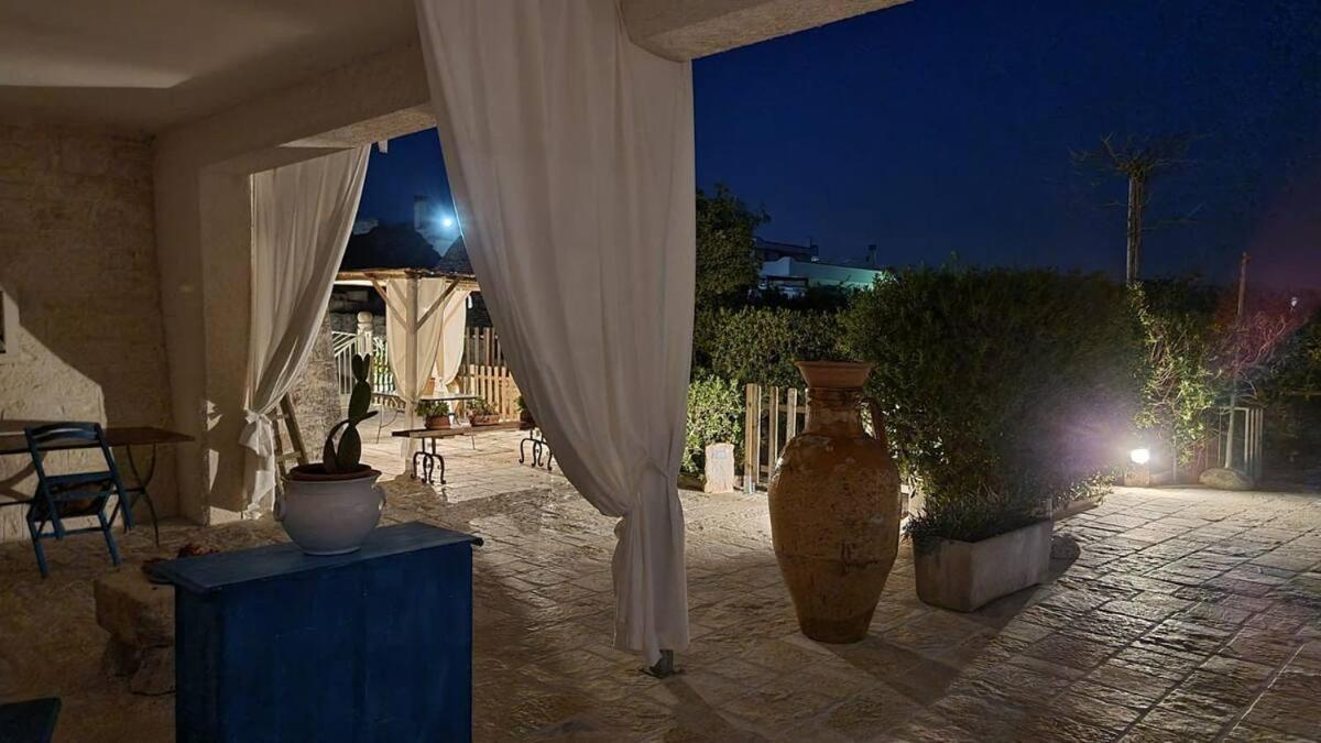 Valle D'Itria Trulli E Alcova Mikael Cisternino Bagian luar foto
