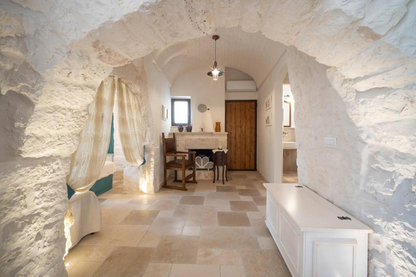 Valle D'Itria Trulli E Alcova Mikael Cisternino Bagian luar foto