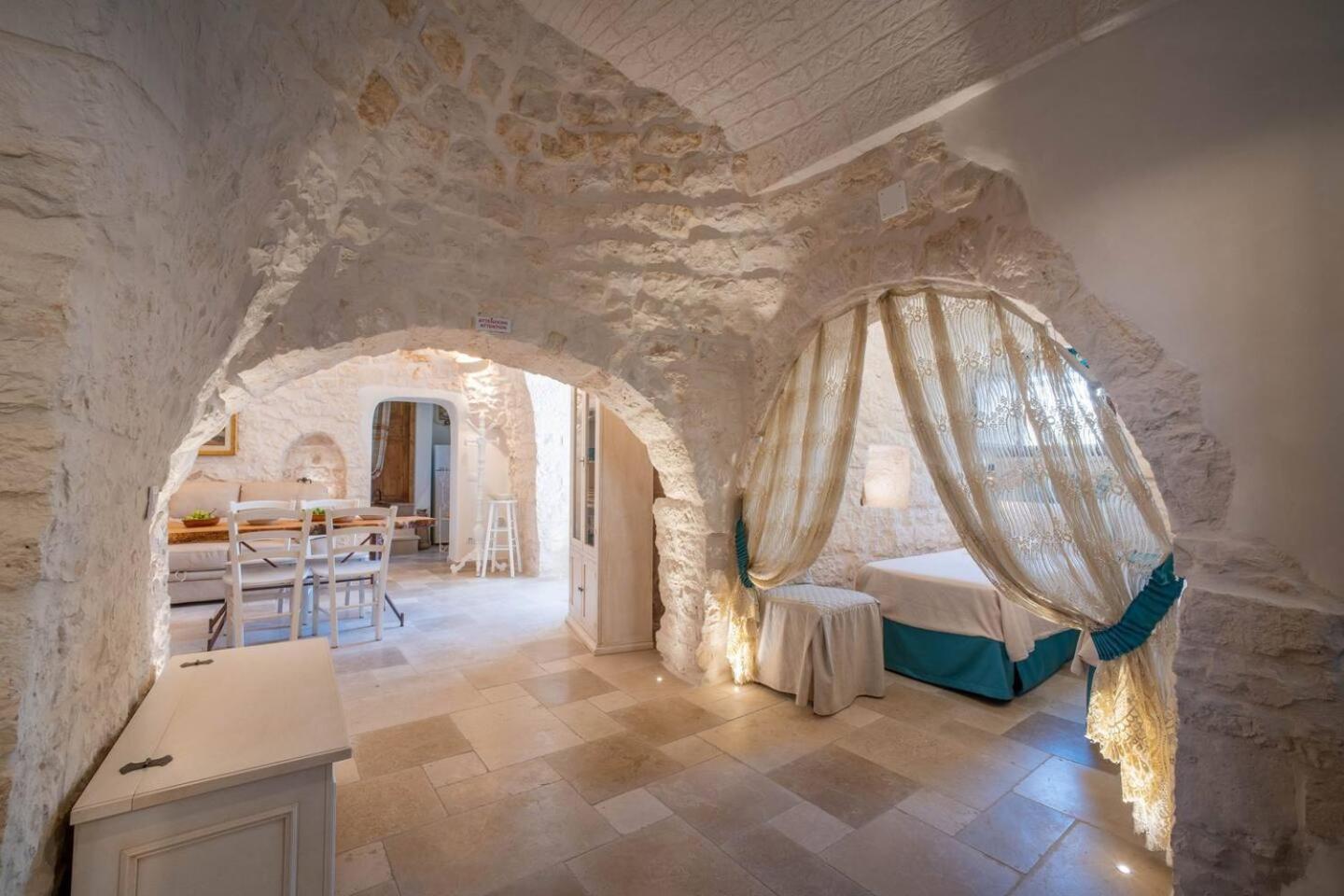 Valle D'Itria Trulli E Alcova Mikael Cisternino Bagian luar foto