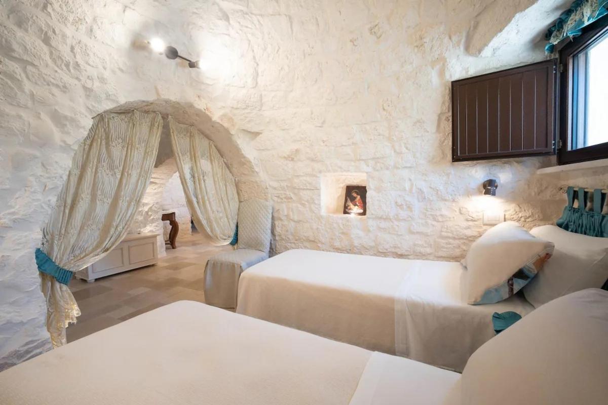 Valle D'Itria Trulli E Alcova Mikael Cisternino Bagian luar foto