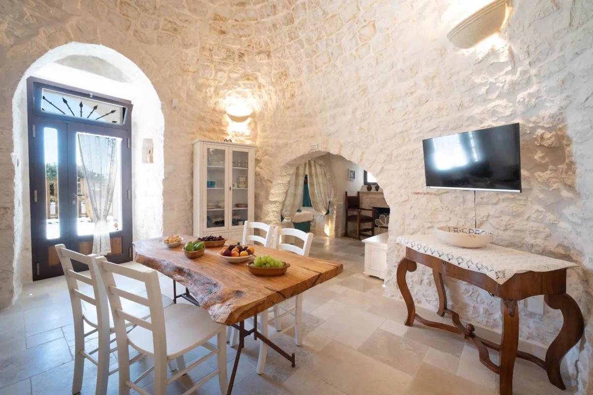Valle D'Itria Trulli E Alcova Mikael Cisternino Bagian luar foto