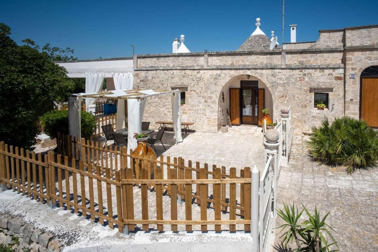 Valle D'Itria Trulli E Alcova Mikael Cisternino Bagian luar foto