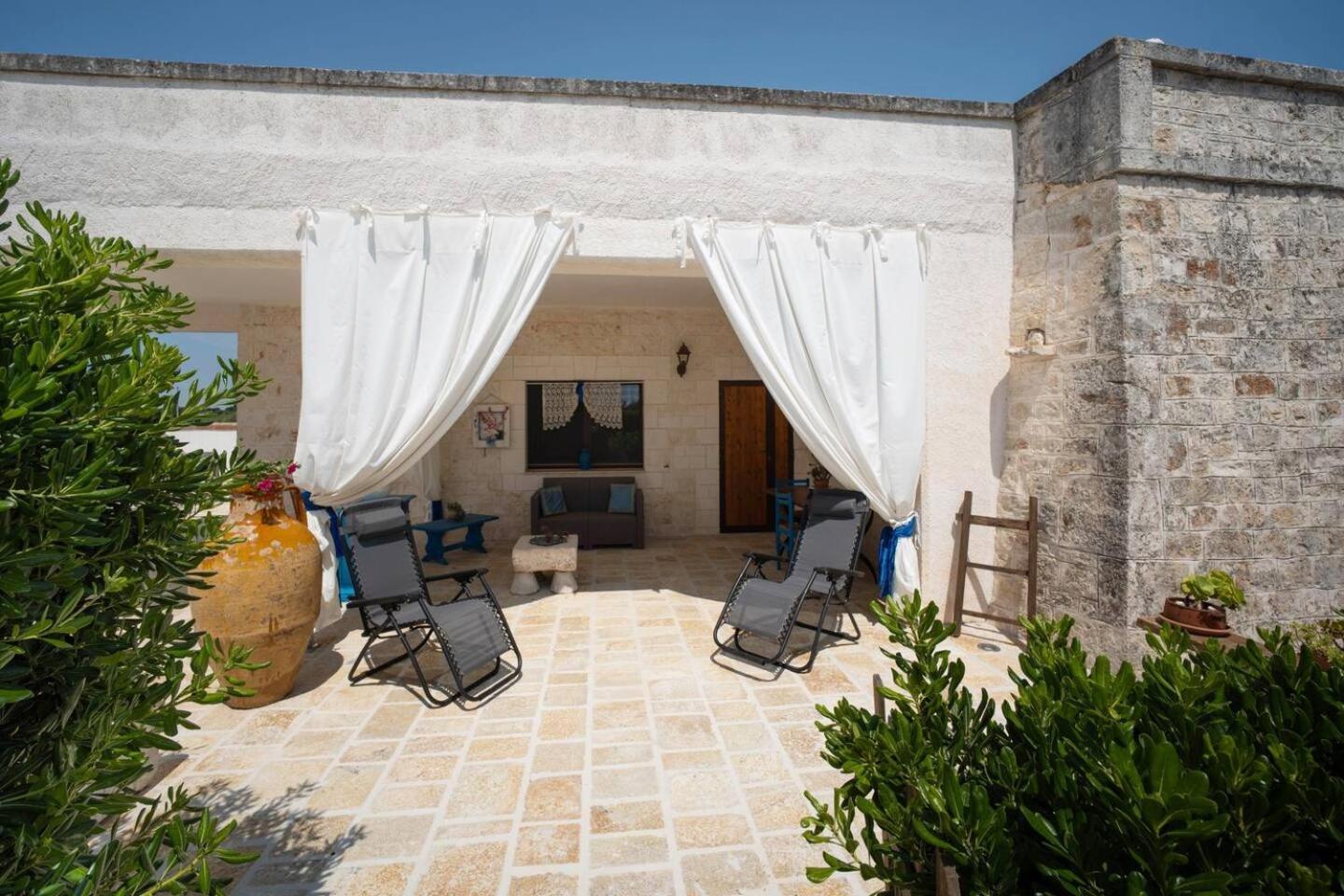Valle D'Itria Trulli E Alcova Mikael Cisternino Bagian luar foto