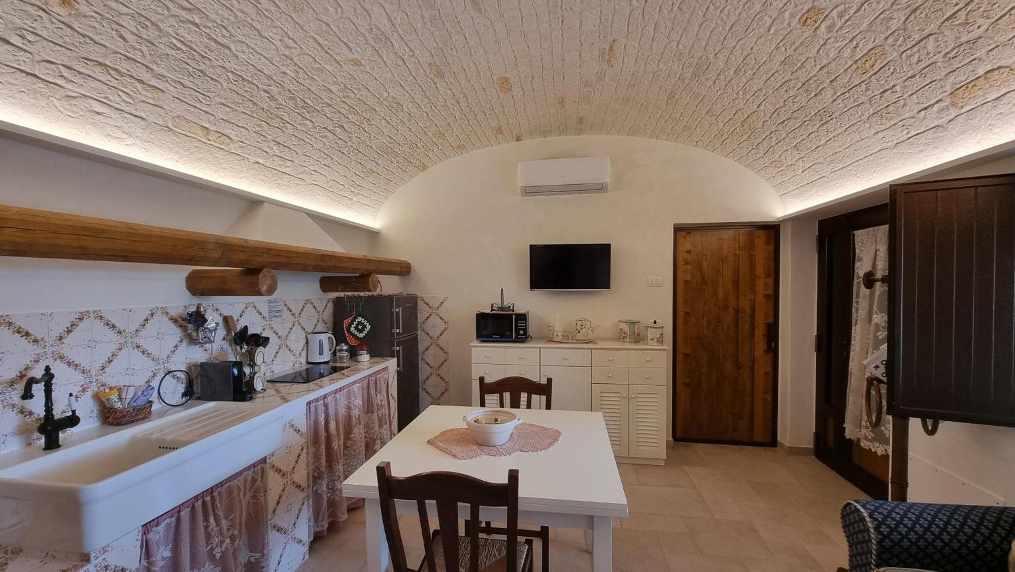 Valle D'Itria Trulli E Alcova Mikael Cisternino Bagian luar foto