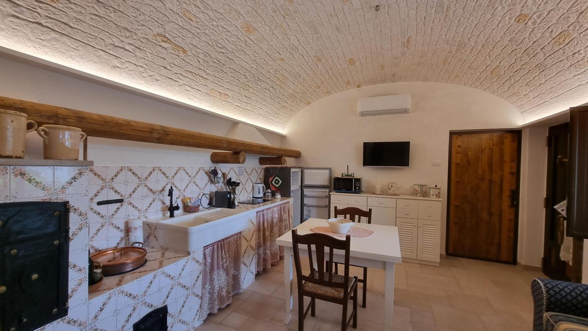 Valle D'Itria Trulli E Alcova Mikael Cisternino Bagian luar foto
