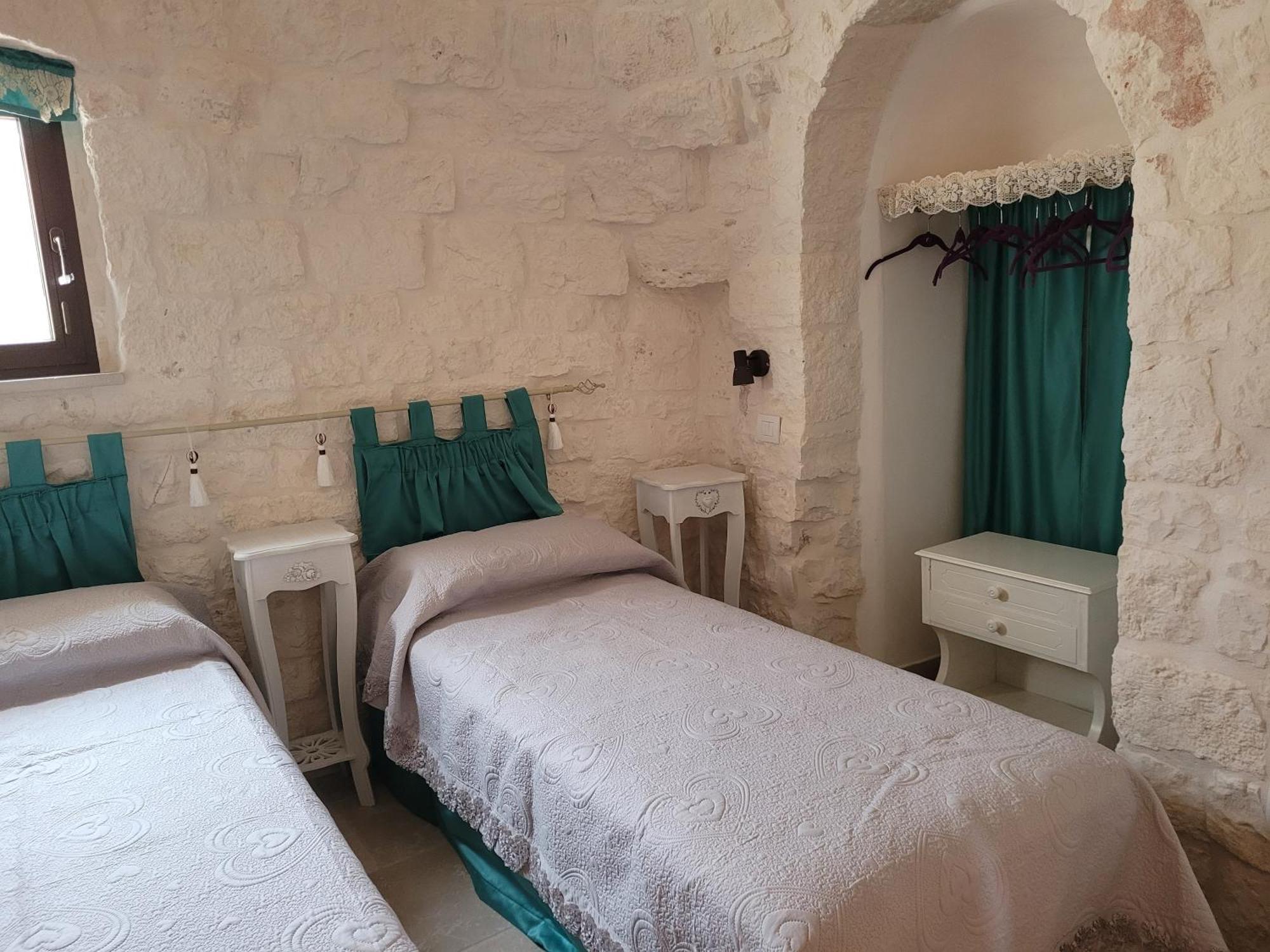Valle D'Itria Trulli E Alcova Mikael Cisternino Bagian luar foto