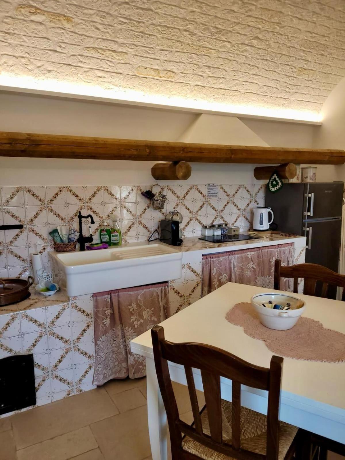 Valle D'Itria Trulli E Alcova Mikael Cisternino Bagian luar foto